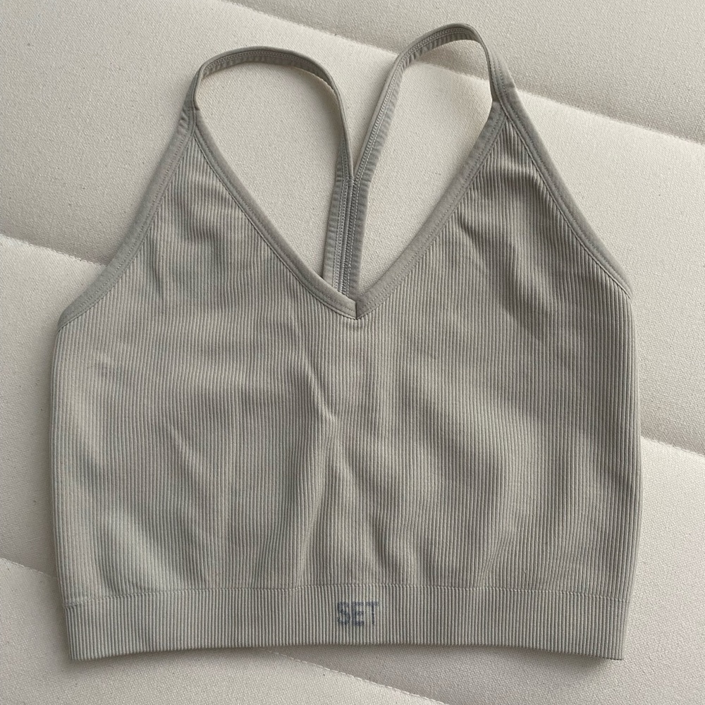 Set active sculptflex ribbed v in color dune